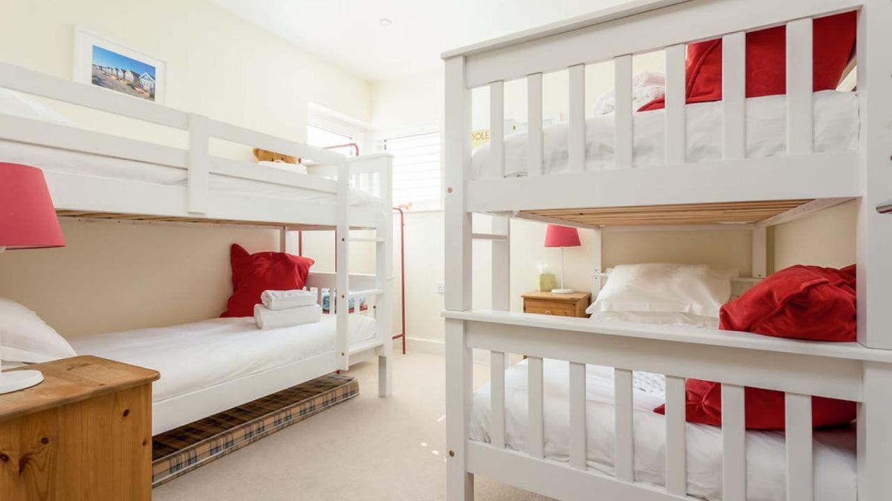 Twin Palms Villa Poole Eksteriør bilde
