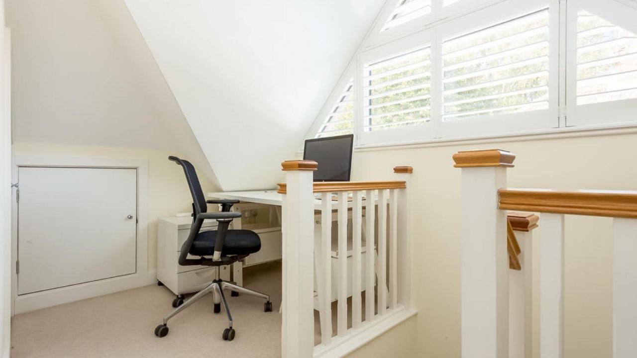 Twin Palms Villa Poole Eksteriør bilde